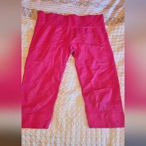 Lululemon Athletica Pink Cropped Work Out Pants Size 12